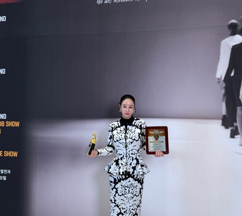 아시아 퍼스트 브랜드어워즈 뷰티에스테틱 부문 수상한 한국의 더록시 박시연 대표이사