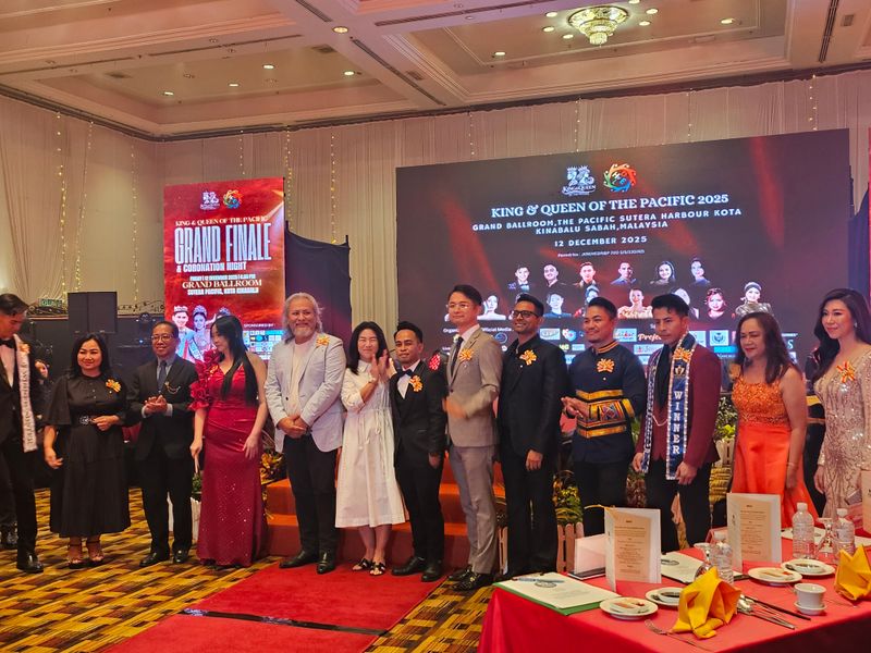 킹앤퀸 퍼시픽 인터내셔널 오프닝 심사위원 등장 및 기념 촬영