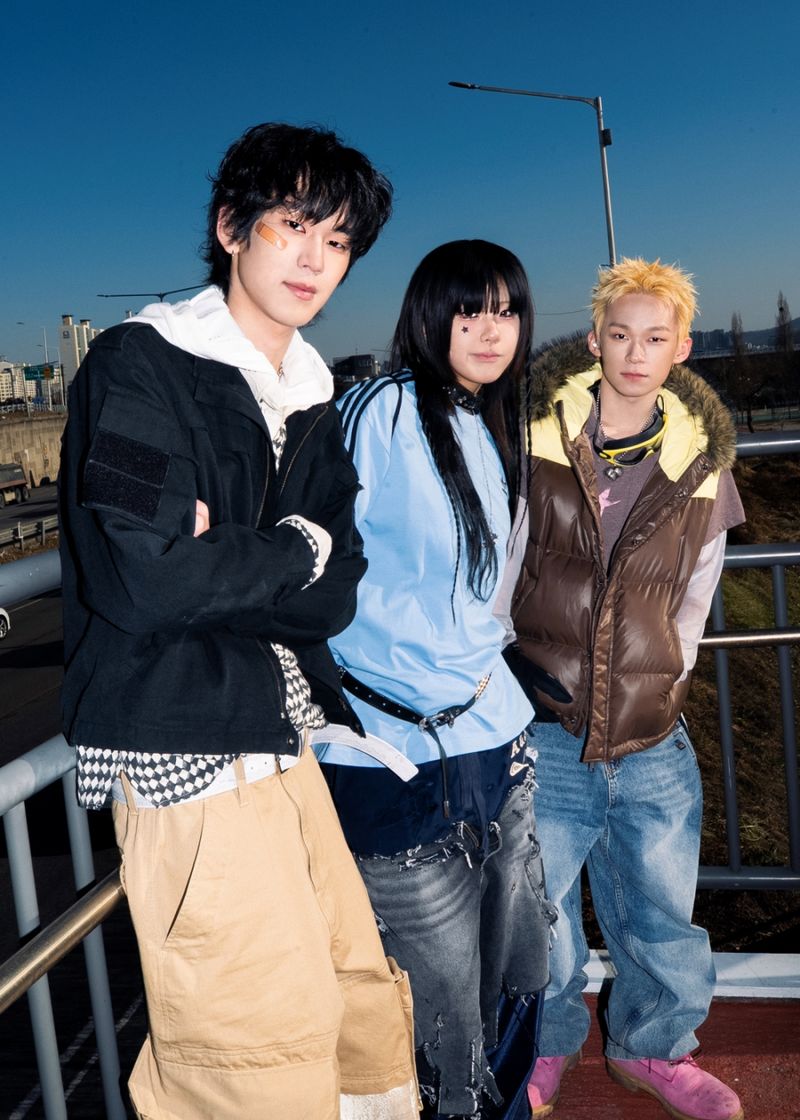 [사진 = AOMG 제공]