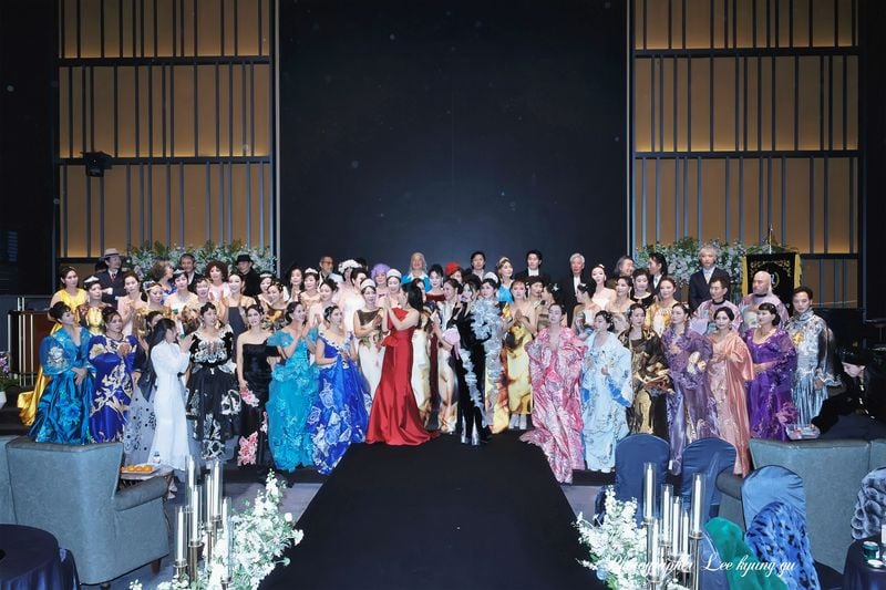 용임모델 콘텐츠 협회 창립에 참석한 지역 모델 및 초청 모델 및 회원