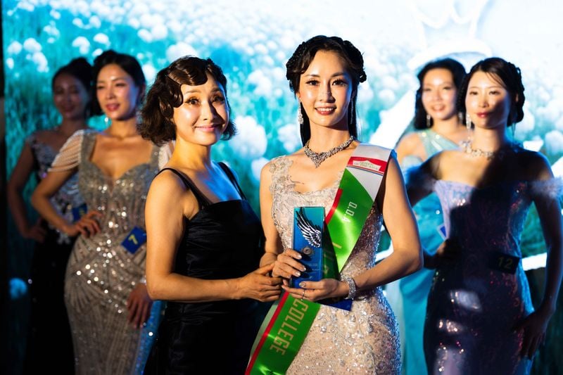 시상중인 대구경북모델협회장 이설이