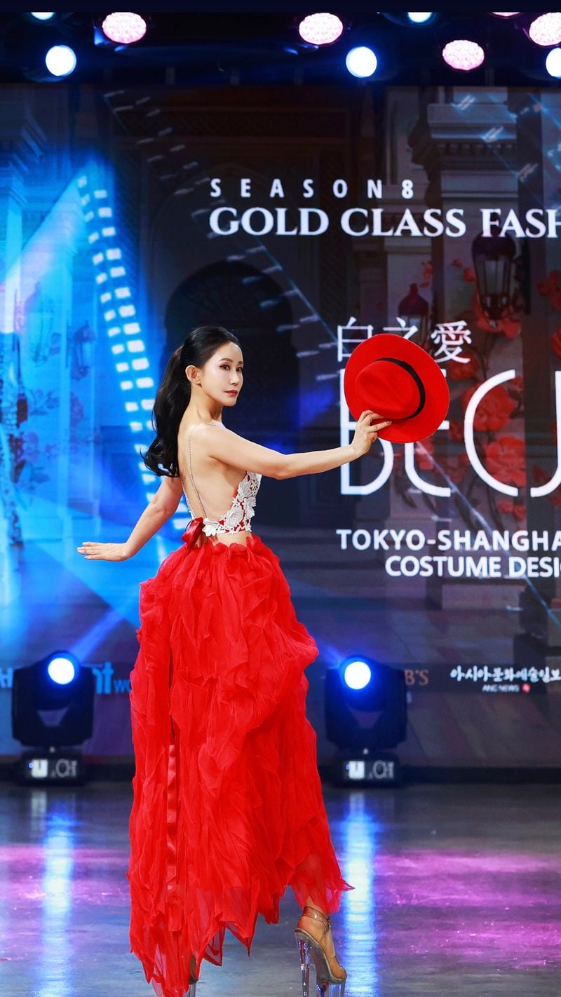 골드클래스 패션위크 시즌8 백지애 개막쇼에 선 민경희교수