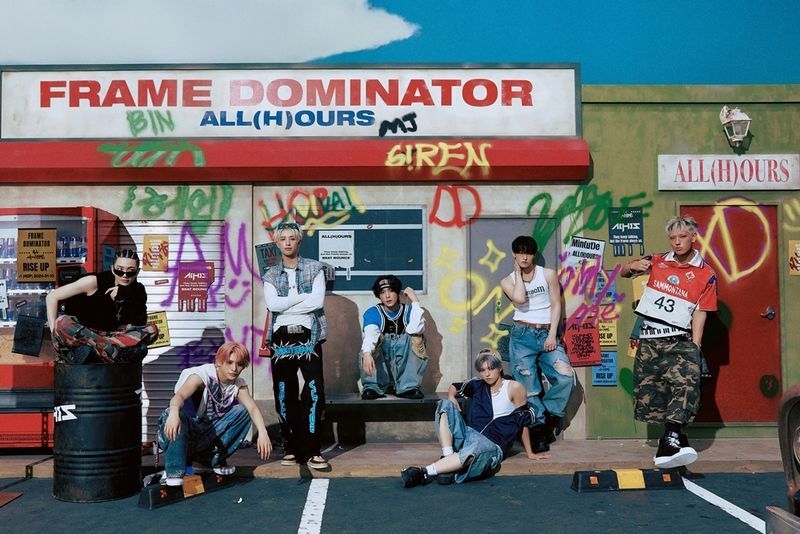 그룹 올아워즈(ALL(H)OURS)가 대담한 도전이 담긴 앨범으로 컴백 기대감을 더하고 있다. 올아워즈는 오는 10일 오후 6시 여섯 번째 미니앨범 'UNBOUND(언바운드)'를 발매한다. 이번 앨범은 올아워즈의 새로운 가능성을 펼쳐 보이는 작품이 될 것을 예고하며 팬들의 기대를 모으고 있다. 올아워즈는 데뷔 후 꾸준히 앨범을 발매하며 팀의 정체성부터 트렌드를 따르지 않고 새로운 흐름을 만들겠다는 선언, '선택받는 존재'에서 '스스로를 선택하는 존재