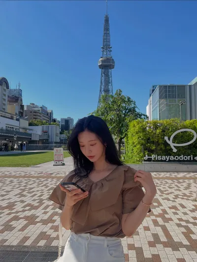 휴가 떠난 이주빈, 분위기 넘치는 여름 스타일링 화제