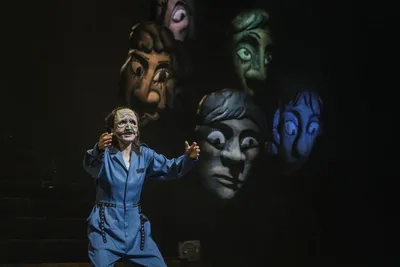 전무후무 1인 18역 소화한 전혜진, 연극 ‘라이오스’ 전석 매진 속 성료...오직 연기로 압도한 105분!