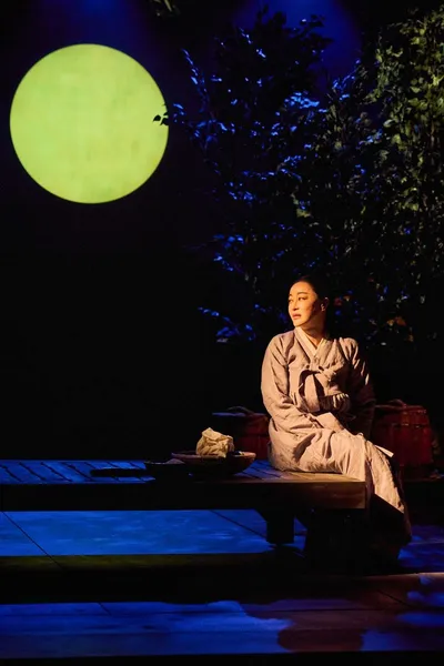 연극 '그때도 오늘2 : 꽃신' 배우 김혜은, 1인 4역 완벽 소화! 연일 매진 행렬!