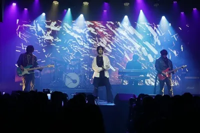 캐치더영, 단독 콘서트 ‘LIVE EVOLVE’ 성료…압도적 밴드 사운드로 완성한 청춘 에너지