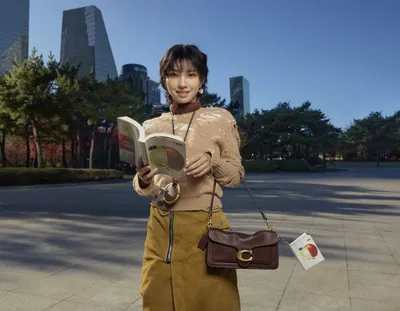 코치(COACH), 젠지 소비자들의 취향 정조준! ‘북참(Book Charm)’ 컬렉션 공개