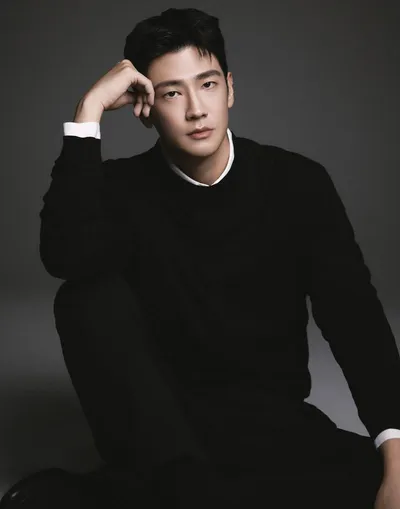 배우 구자성, 숏드라마 '엉큼한 맞선' 출연! 전설의 외과의 차강준 役 변신!