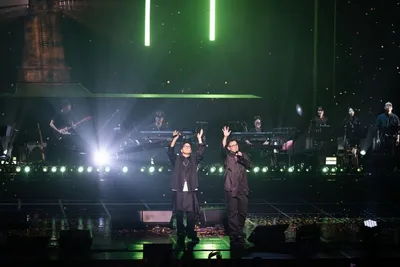 패닉, 20년 만의 귀환 무대 전석매진…'빛과 그림자' 연출로 관객 압도