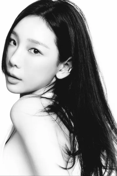 태연, 日 메가 히트곡 츠키의 ‘만찬가’ 한국적 정서로 재해석...‘J-POP REMAKE’ 첫 주자