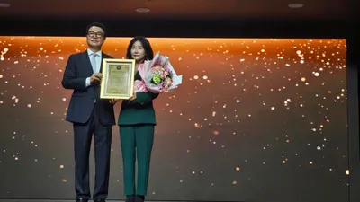 대한민국 한류문화산업대상 여성리더쉽 교육지원부문 백제대학 민경희교수 수상