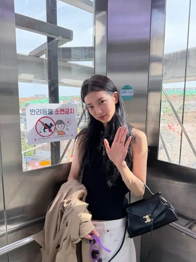 배우 수지, 어떤 스타일도 완벽 소화… 시선 사로잡은 데일리룩